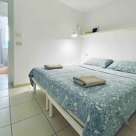 Lovely In Center Apartment *