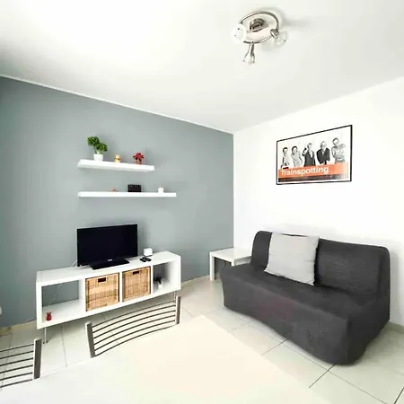 Lovely In Center Apartment *